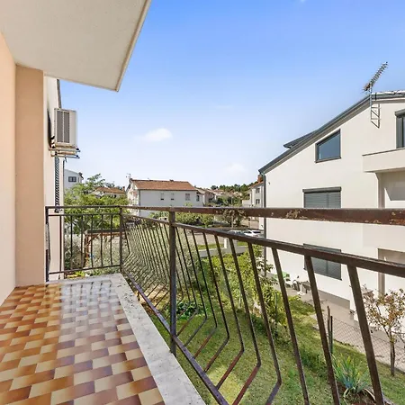 Vera Apartman *